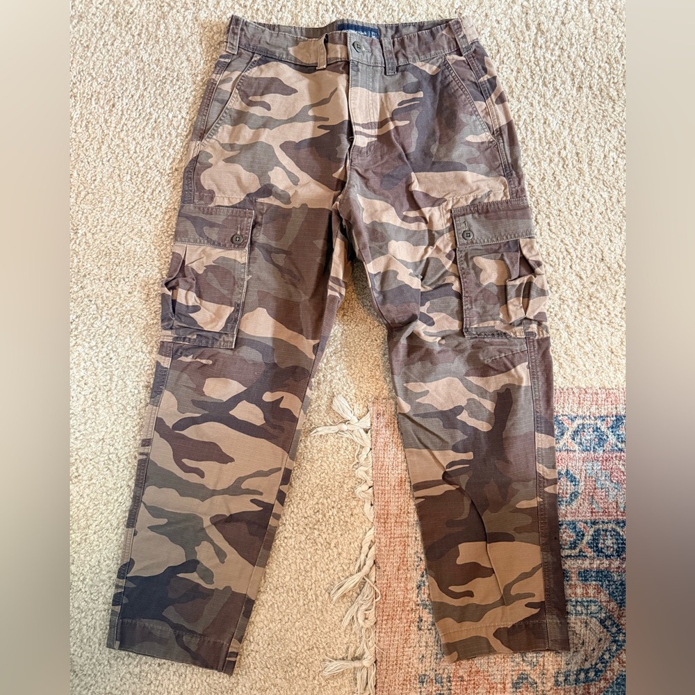 Abercrombie & Fitch Men's Loose Camouflage Cargo Pants